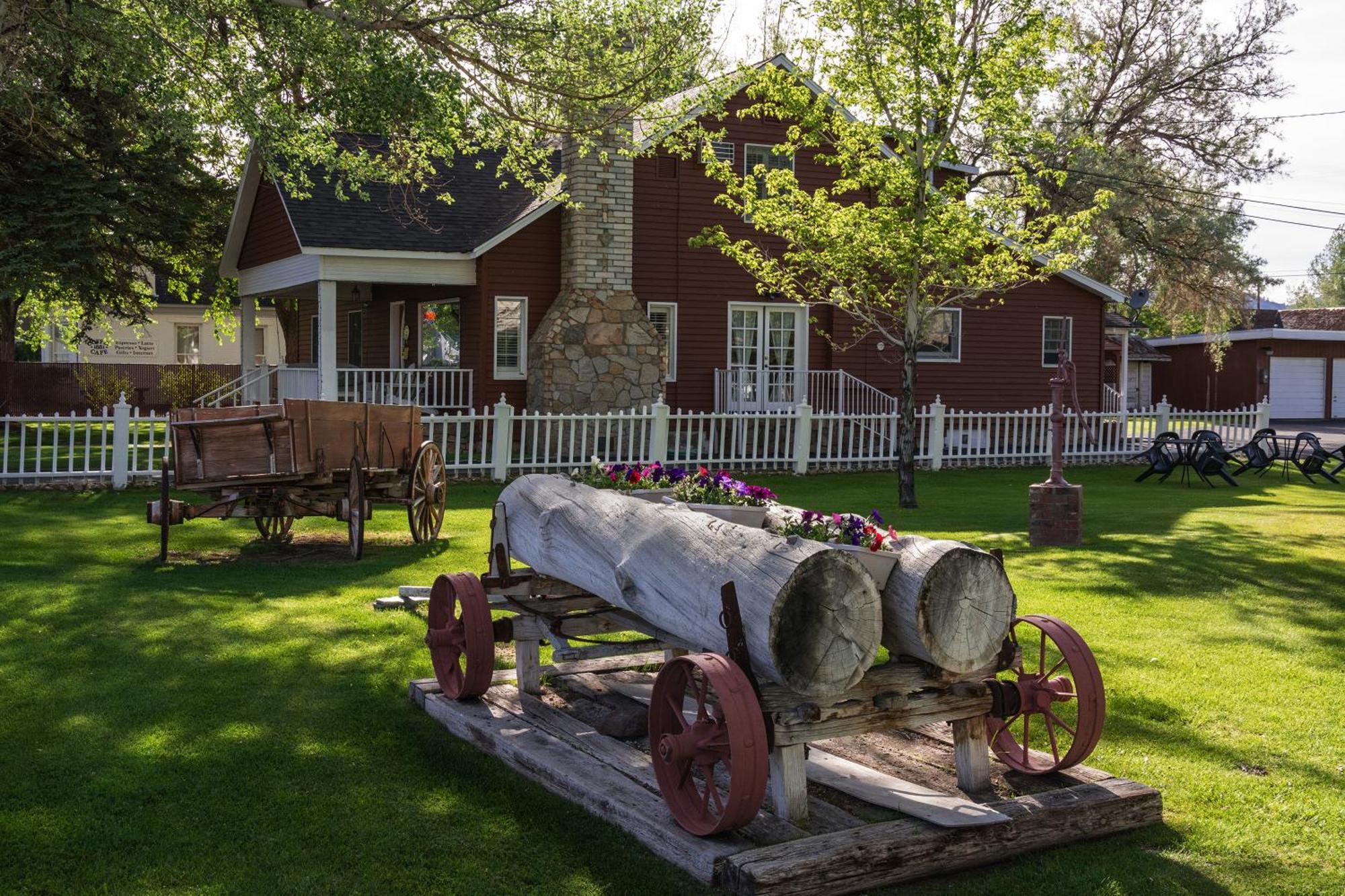 Silver Maple Inn And The Cain House Country Suites Bridgeport Dış mekan fotoğraf