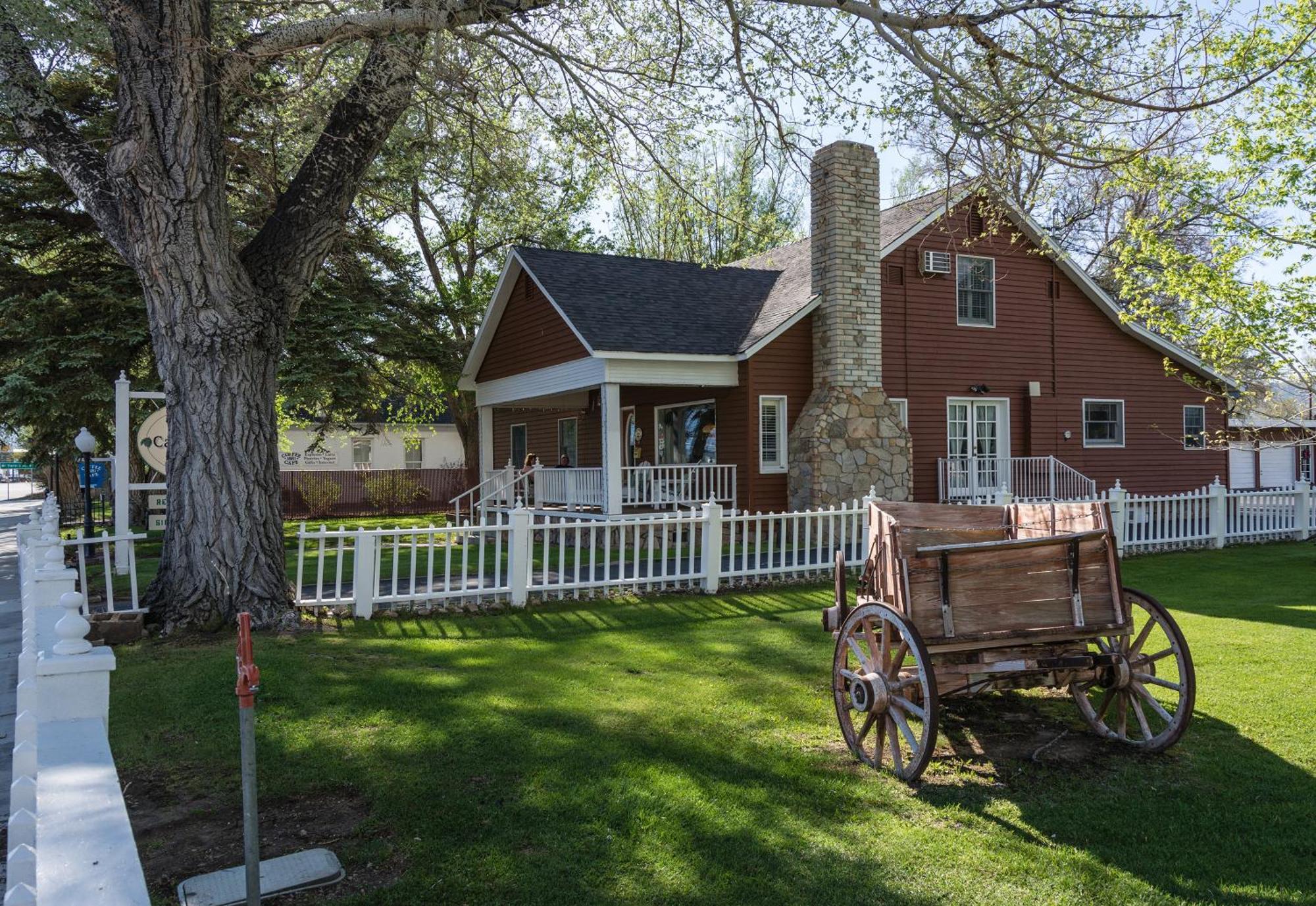 Silver Maple Inn And The Cain House Country Suites Bridgeport Dış mekan fotoğraf